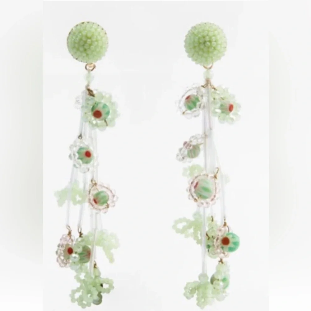 🌹NWT. Zara Green Beaded Floral Drop Earrings.